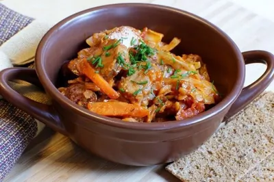 Савойская капуста с копчеными колбасками