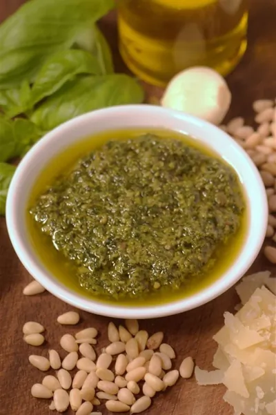 Соус песто с мускатным орехом