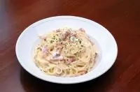 Спагетти карбонара с беконом