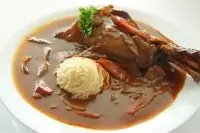 Тушеные ягнячьи ножки