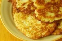 Оладьи из картофельного пюре с курицей