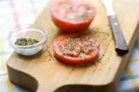 Салат из запеченных помидоров