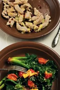 Курица с лимоном, чесноком и розовым перцем