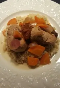 Телятина, тушенная с помидорами и белым вином