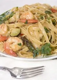 Салат с креветками и запеченными овощами