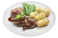 Молодой картофель с петрушкой, мятой и луком