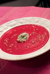 Свекольный крем с козьим сыром