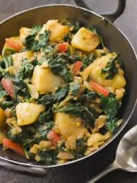 Шпинат с картофелем
