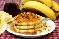 Оладьи с бананами и орехами