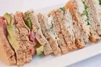 Закуска с крабами и авокадо по тайски