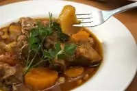 Мясное рагу с капустой