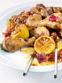 Курица с шафраном и фисташками