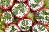 Помидоры, фаршированные творогом