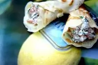 Творог со слабосоленым лососем и укропом