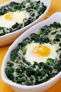 Яйца со шпинатом