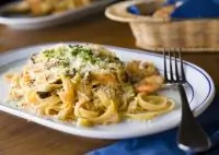 Тальятелле с сыром Горгонзола и обжаренными грецкими орехами