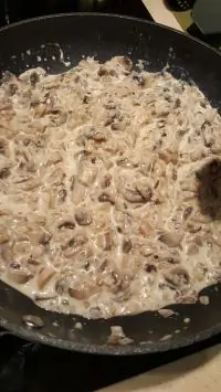 Грибы со сливками