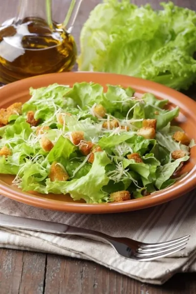 Салат «Цезарь» с сыром