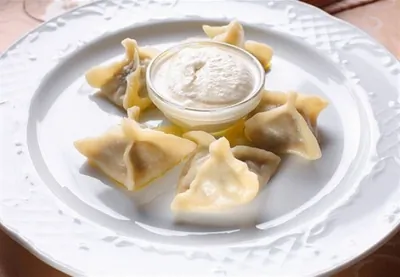 Хинкали с бараниной и зеленью