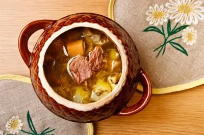 Солянка мясная с кислой капустой