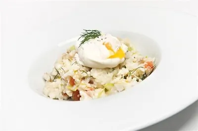 Рис с яйцом пашот