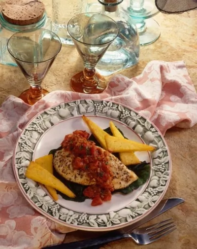 Полента на гриле с приправой из перца и базилика