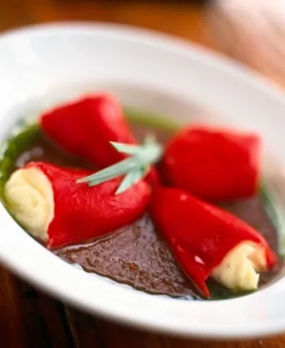 Соленая треска с перцем и томатным соусом