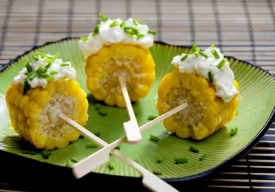 Кукуруза в початках с фетой и мятой