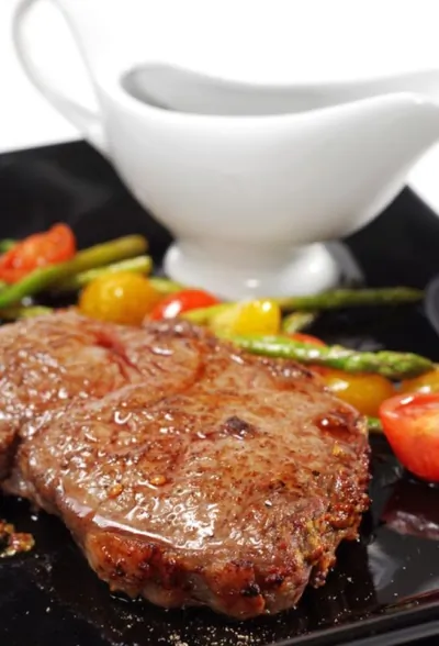 Стейк с бренди и перцем