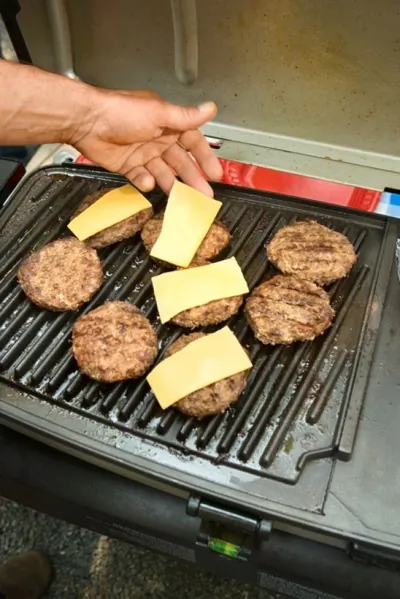 Гамбургеры с сыром