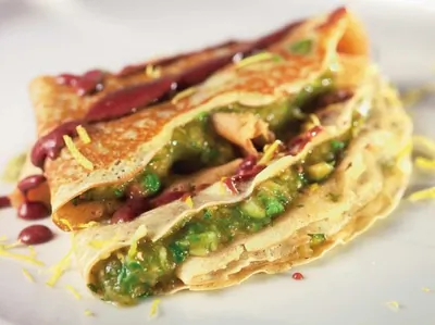 Пшеничные блинчики с фейхоа и мятой