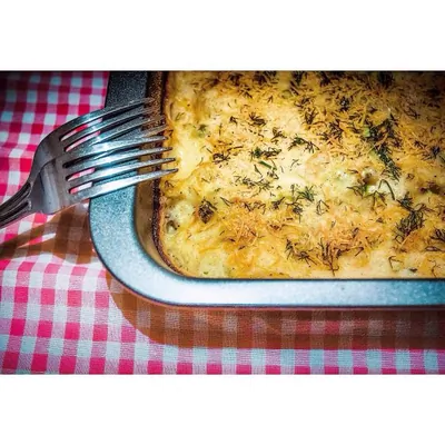 Гратен из цветной капусты и брокколи под соусом из сыра с плесенью