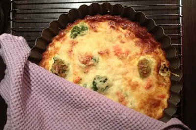 Киш с форелью и брокколи