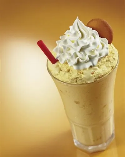 Банановое пюре с медом и взбитыми сливками