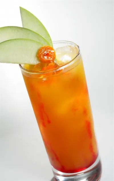 Коктейль с ромом на Хэллоуин