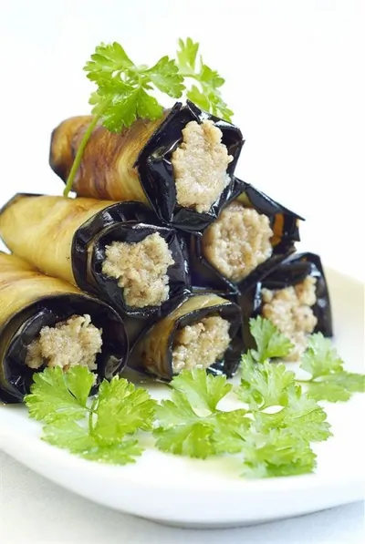 Закуска из фаршированных баклажанов