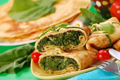 Блинчики со шпинатом и четырьмя сырами