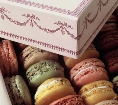 Шоколадно-миндальные пирожные макароны