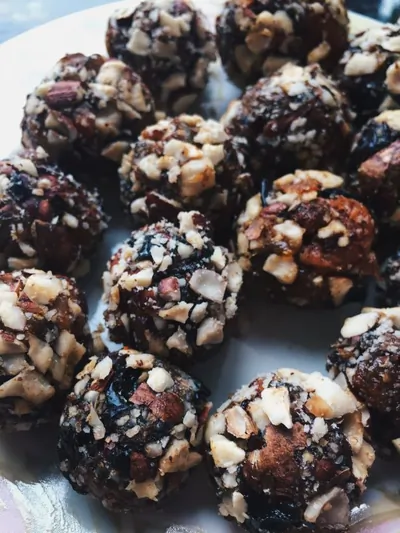 Конфеты из фундука и сухофруктов