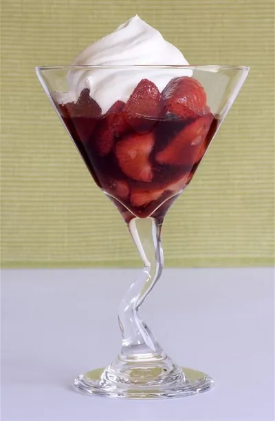 Клубника с бальзамическим уксусом и маскарпоне