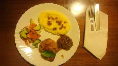 Свиная отбивная с шалфеем и сливками