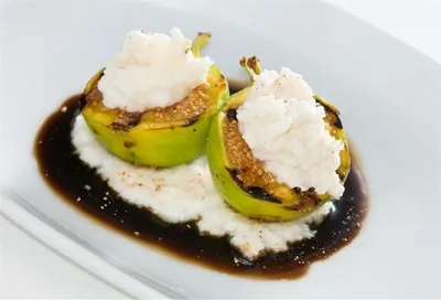 Инжир на гриле с рикоттой