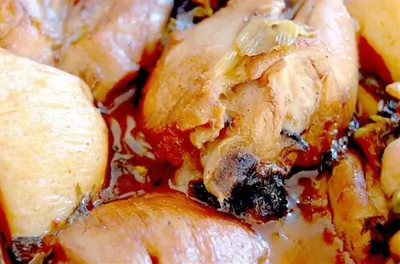 Курица тушеная с черносливом