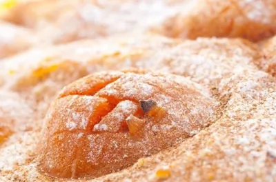 Хурма, запеченая в сметанно-ванильном соусе