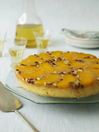 Пирог с нектаринами и мускатным орехом