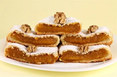 Тыквенный пирог с корочкой из грецких орехов и коричневого сахара