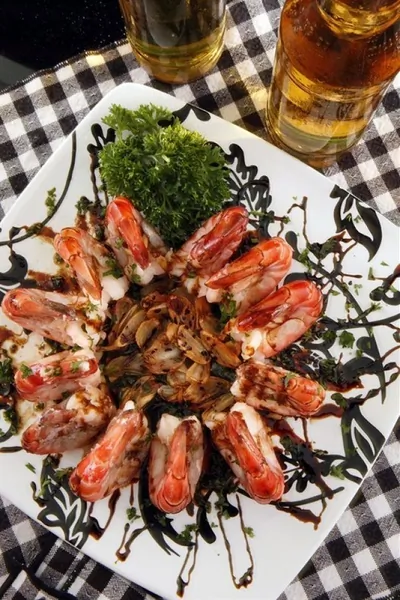 Креветки в пиве с чесноком