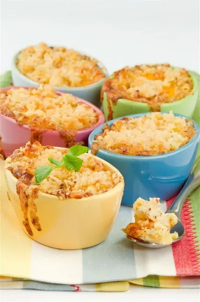 Закуска с пастой, сыром и мускатным орехом