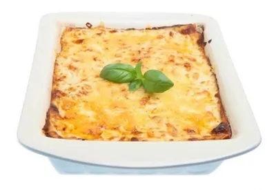 Лазанья с курицей, белыми грибами, грюйером и белым вином