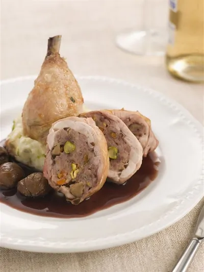 Фаршированные куриные ножки с грибами